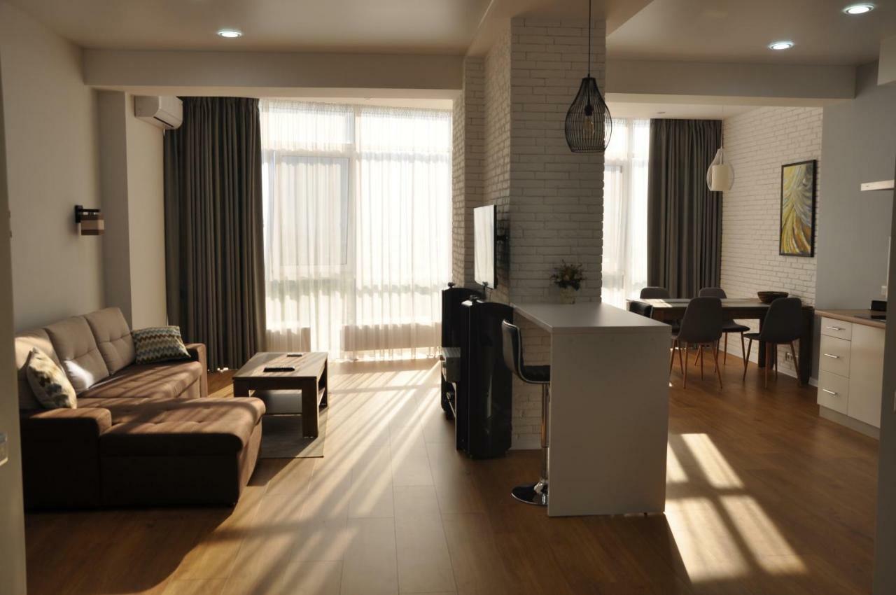 Sky Apartment Odessa Exterior foto